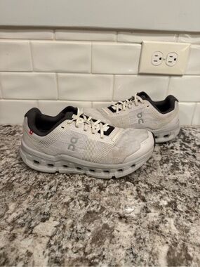 Womens On Cloud Cloudgo (size 9.5)